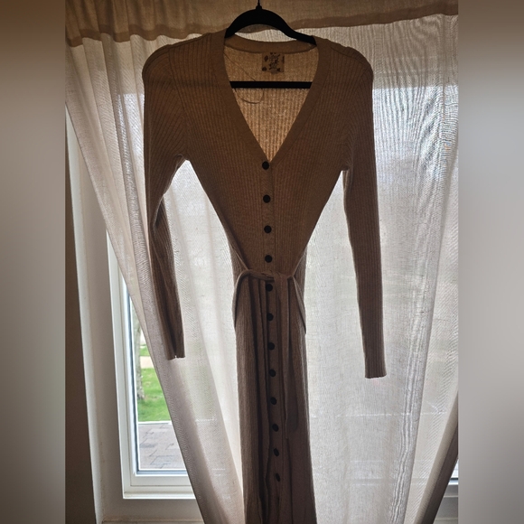 Beige Ribbed Button-Up Cardigan - Picture 2 of 2